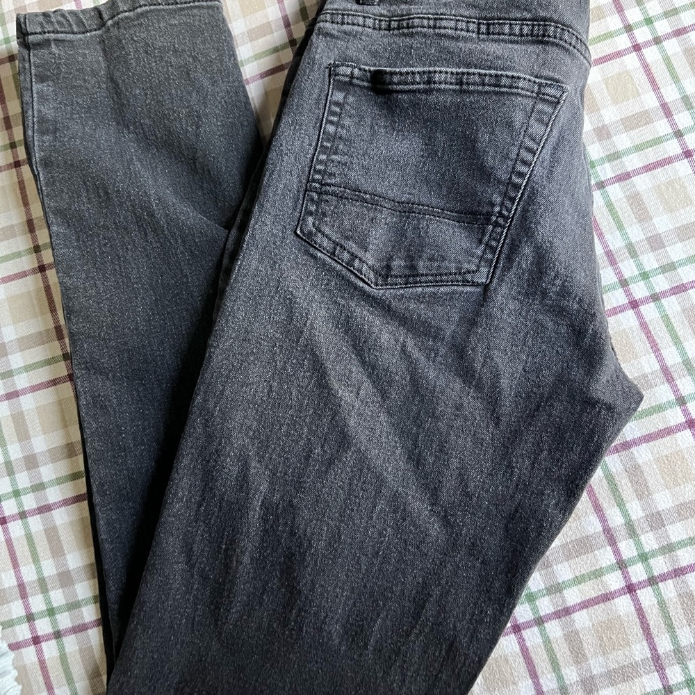 “Restricted to All” Men Jeans 30x32 Pre Owned
